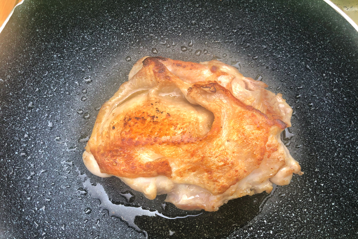 肉を焼く調理工程