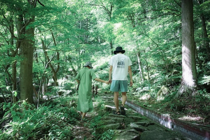 夏のキャンプファッション