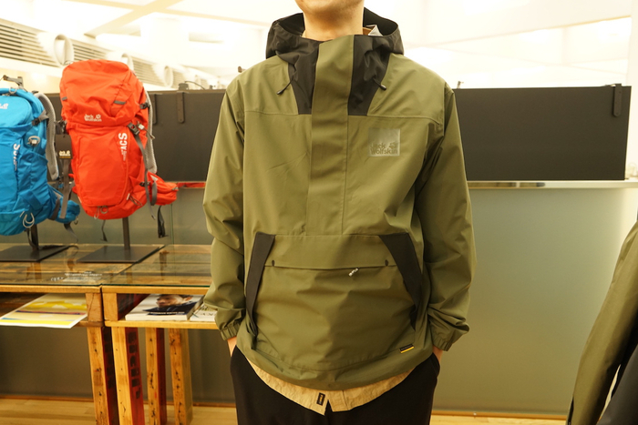 ジャックウルフスキンのDOWNPOUR ANORAK