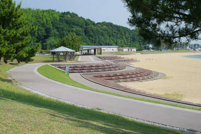 潮風公園の浜辺の画像