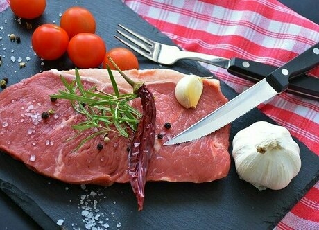 肉と野菜と包丁
