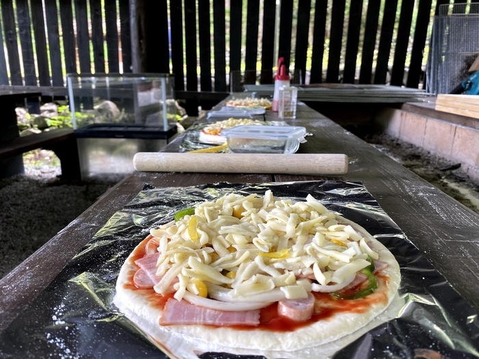 キャンプパーク木頭では、ピザ焼き体験もできます。