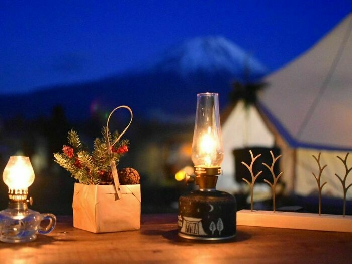 ルミエールランタンが灯るロマンティックなクリスマスの夜