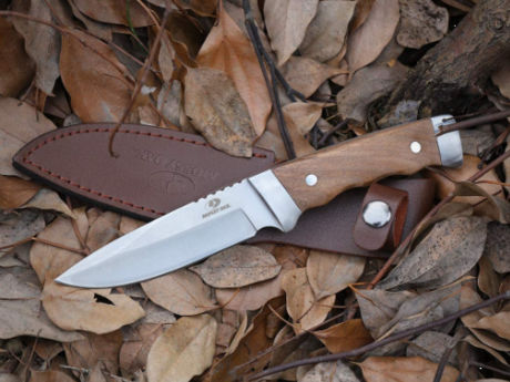 バトニングのコツや注意点を紹介 ナイフで薪を安全に割ろう 3ページ目 キャンプ アウトドア情報メディアhinata