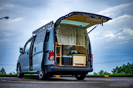 暑い夏の車中泊を快適にする方法は おすすめアイテムも紹介 キャンプ アウトドア情報メディアhinata