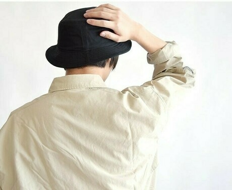 コロンビアのハットを被る男性