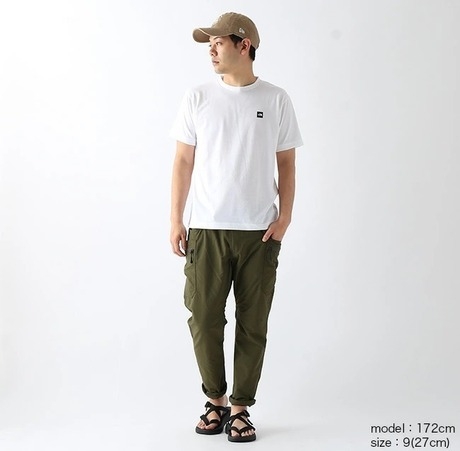 チャコのサンダルを履いた男性