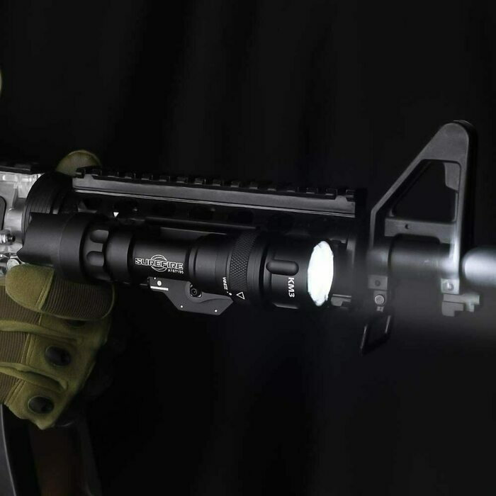 WADSN ストロボ機能搭載 M952V ウエポンライト レプリカ、20㎜ レイル対応、デュアルリモートスイッチ付き、サバゲーの用 シュアファイア フラッシュライト