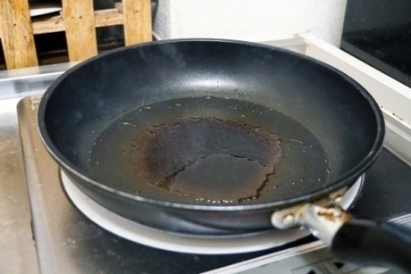 フライパンの油ならし