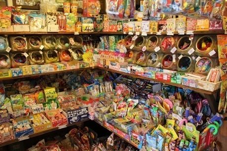駄菓子屋さんの店内