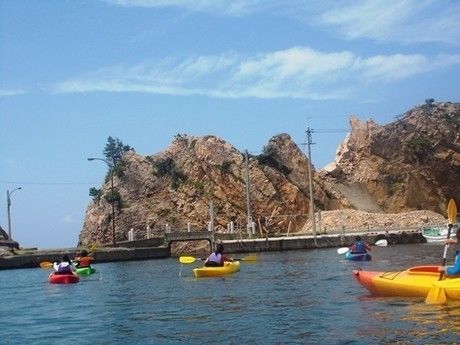 浦富海岸でのシーカヤック体験