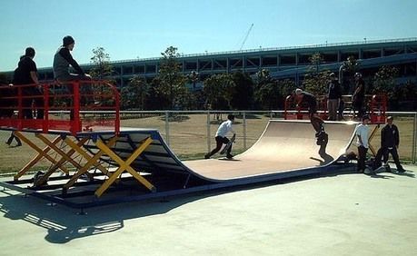 秋晴れはスポーツ日和 スケボー ペニーができるスポット6選 キャンプ アウトドア情報メディアhinata