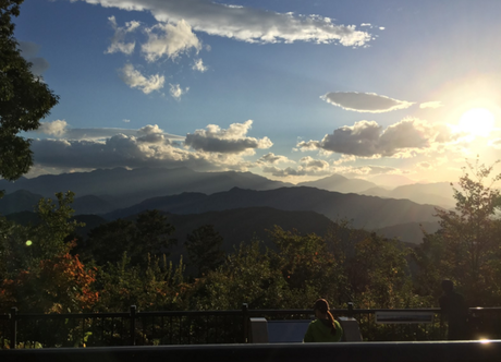 日没間際の高尾山