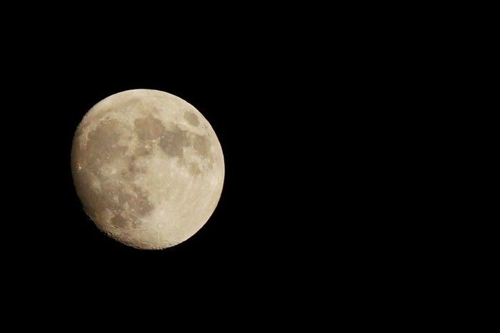 PICA富士西湖でVixenの星座観察セットをレンタルして見ることのできる月