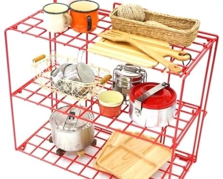 キッチンツールが置かれたThe Folding 3 Stages Rack