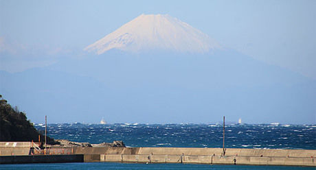 リゾートホテル休暇村館山から見える海と富士山