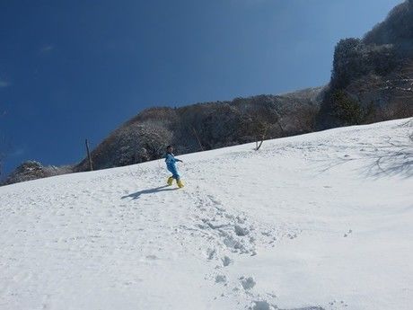 美方高原自然の家とちのき村の雪景色
