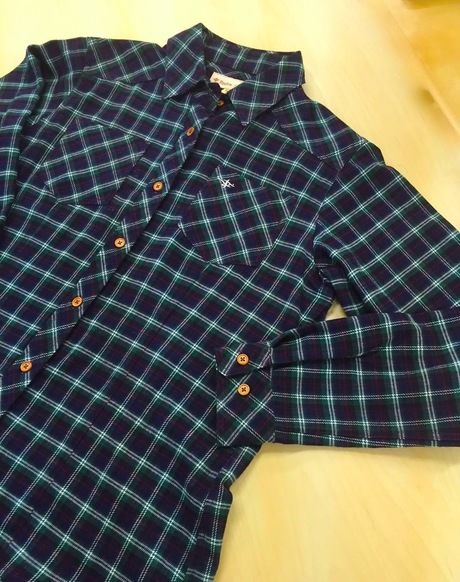 登山後のチェックシャツ