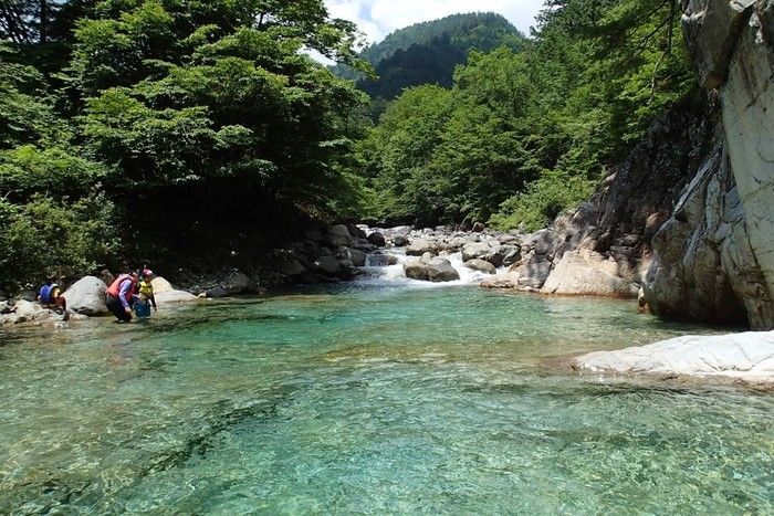 キャンプ場の川