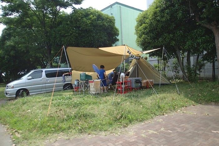 車の横づけができるオートサイトのキャンプ場