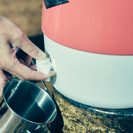 コールマンのウォータージャグの使用法