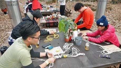 コロナエスケープのワークショップに参加する人々