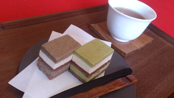 日本茶カフェの和菓子とお茶