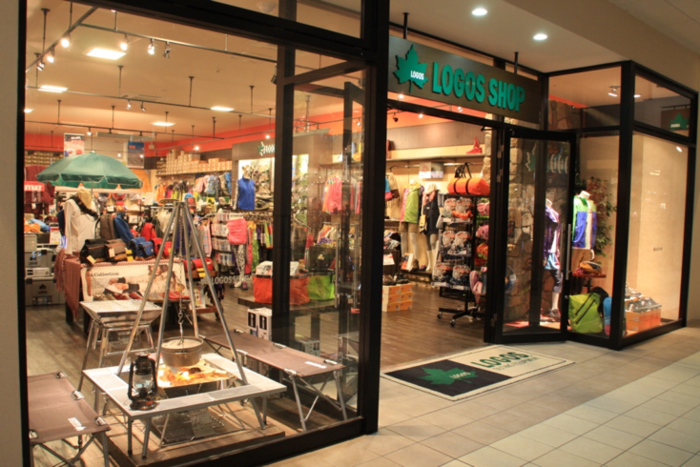 LOGOS SHOP 三井アウトレットパーク滋賀竜王店の入り口