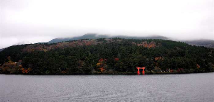 神奈川県箱根町の湖