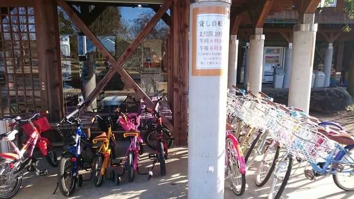 出会いの森総合公園オートキャンプ場のレンタル自転車置き場