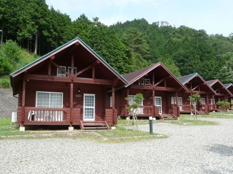【兵庫県】ログハウスとキャンプの石ヶ堂古代村のログハウス