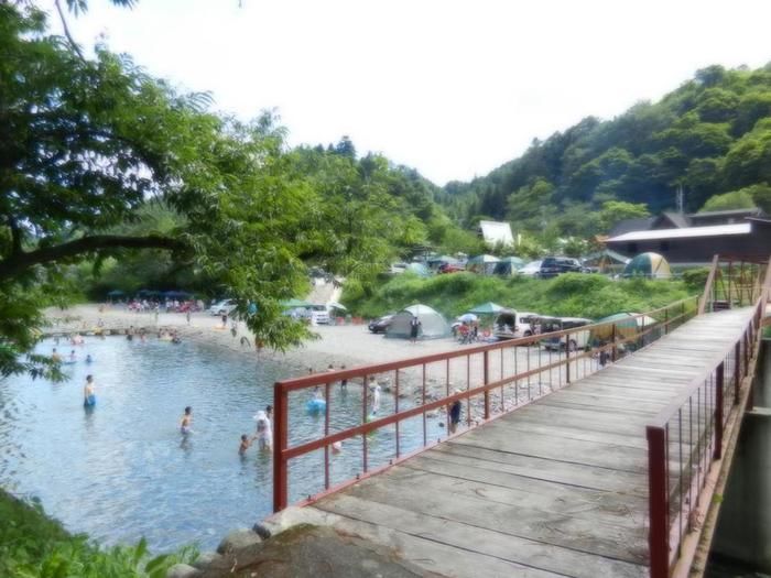 【埼玉県】ケニーズ・ファミリー・ビレッジのキャンプ場の天然プール