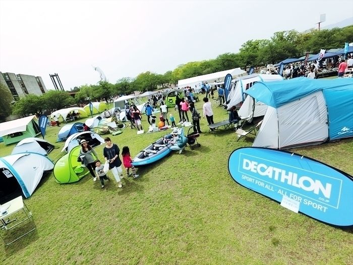 リテイラーDECATHLONのケシュアやトリボードなどの展示