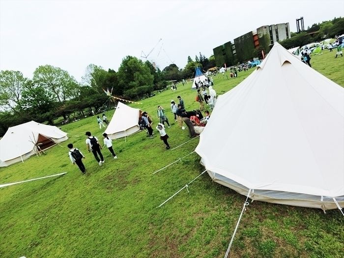 VILLAGE INCのコットンテントの展示様子