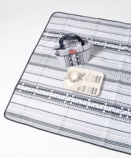 コールマンとニコアンドのコラボ商品