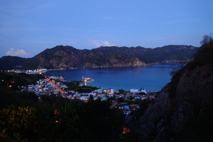 小笠原諸島父島の夕暮れの街並み