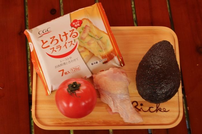 まるごとトマトのホイル焼きの材料