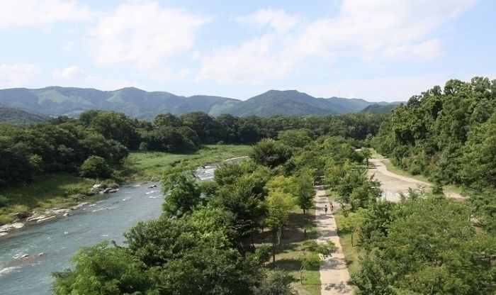 大自然に囲まれた長瀞オートキャンプ場と荒川