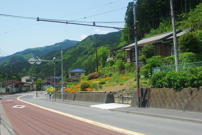 トレイルの道に入るまでの舗装路