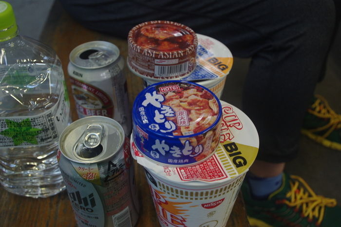 カップラーメンとビール