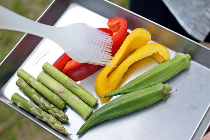 火で焼かれる前の野菜