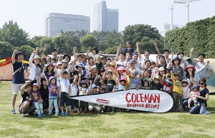 コールマンのイベントでの集合写真