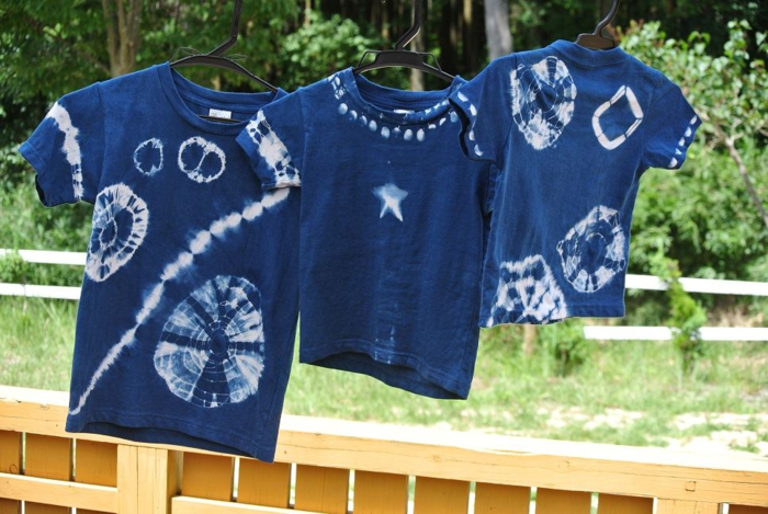 草木染めされたTシャツ