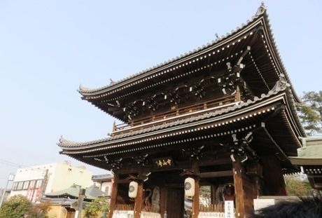 中山寺の門