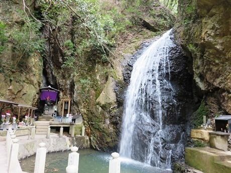 中山連山の最明寺滝