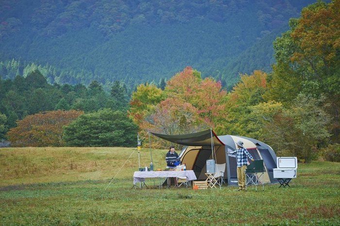 山際でのキャンプの様子