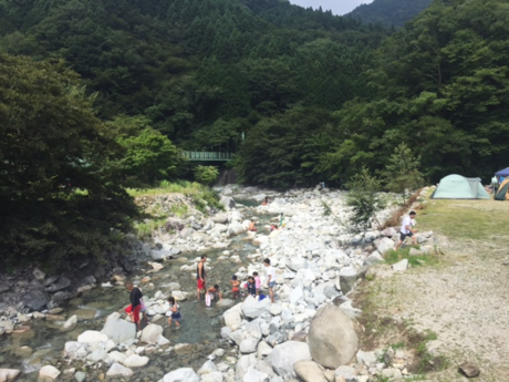 ウェルキャンプ西丹沢の川辺