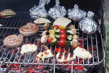 グリルで焼かれた野菜