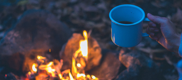 コーヒーを飲みながら焚き火も