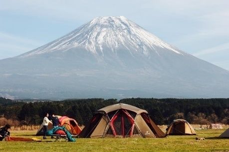 スノーピークのランドロックのテントサイトと富士山